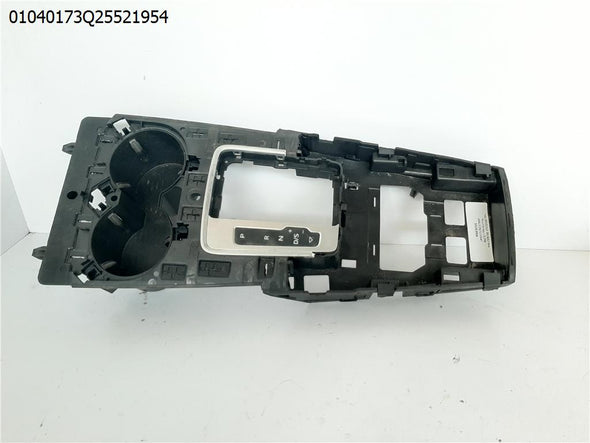 מתקן כוסות לאודי A3 2012-2020