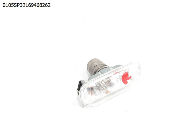 פנס אתות כנף קדמית ימין לאודי A4 2005-2008