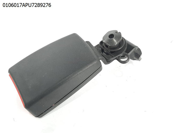 נקבה לחגורת בטיחות אחורית ימין לאודי A6 2011-2018