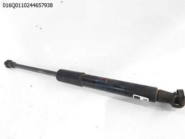 בולם מכסה מנוע שמאל לאודי A1 2010-2019