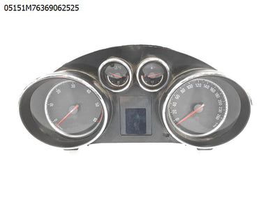 מעבר לדף לוח שעונים דיגיטלי לאופל אסטרה 2011-2017