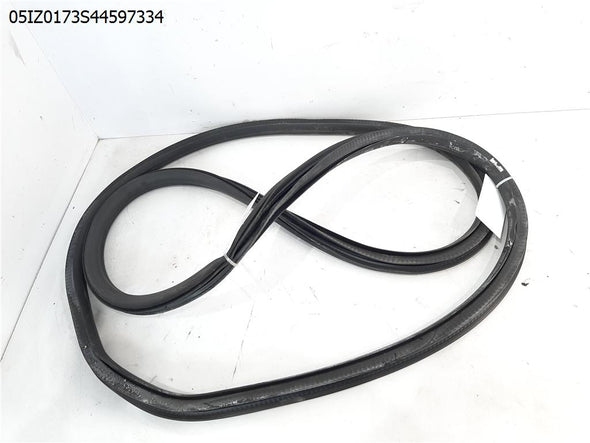 גומיית אטימה לבודי דלת קדמית שמאל לאופל מריבה 2014-2024