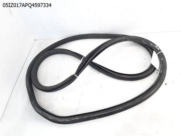 גומיית אטימה לבודי דלת אחורית ימין לאופל מריבה 2014-2024