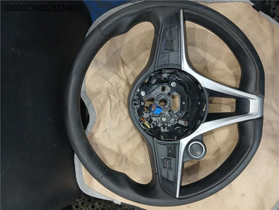 מעבר לדף גלגל הגה לאלפא רומאו סטלביו 2017-2025