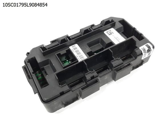 בית פיוזים פנימי 1500 לב.מ.וו. סדרה 3 2012-2019