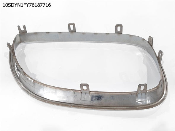 מסגרת ניקל לסורג חזית שמאל לב.מ.וו. סדרה 5 2003-2010