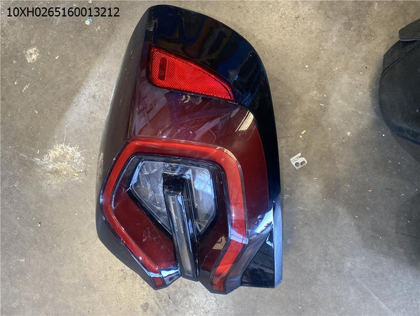 פנס אחורי ימין לב.מ.וו. X3 2018-2024