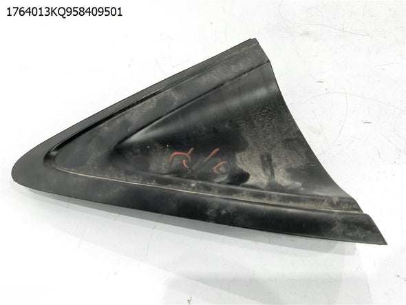 פלסטיק משולש לכנף אחורית ימין להונדה HRV 2016-2021