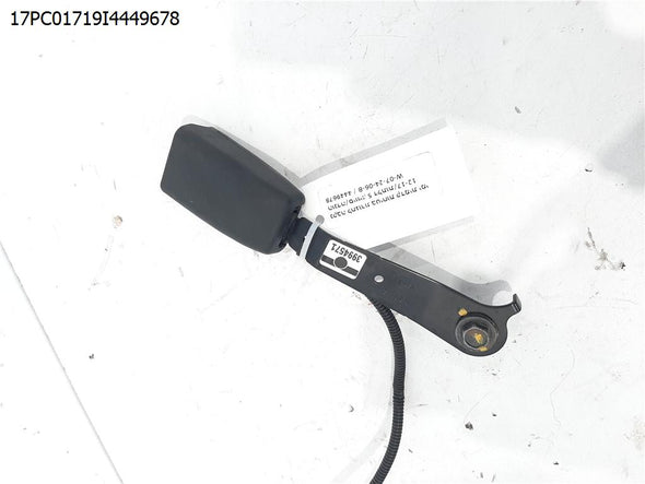 נקבה לחגורת בטיחות קדמית ימין+נפץ להונדה סיוויק 5 דלתות 2012-2017