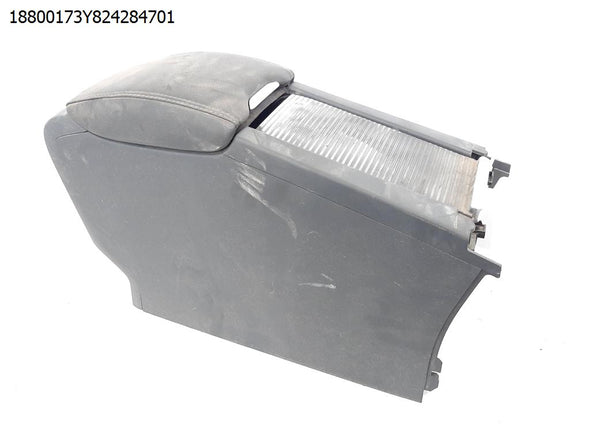 משענת יד לוולבו S60 2010-2019