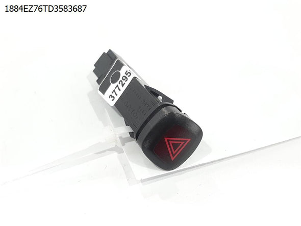 מתג אורות חרום לוולבו V40 2013-2024