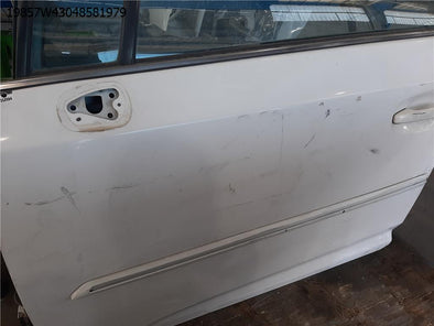 מעבר לדף דלת קדמית שמאל לטויוטה אונסיס 2009-2015