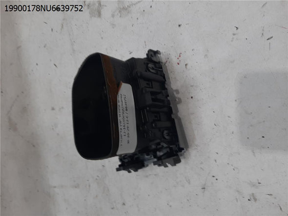 תריס איוורור ימין בדשבורד לטויוטה קורולה 2013-2016