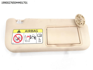 מעבר לדף מגן שמש ימין לטויוטה קורולה 2016-2019