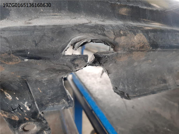 פגוש חיצוני אחורי לטויוטה אוריס 2013-2015