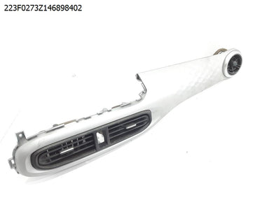 מעבר לדף פנל פתחי איוורור אמצעיים ליונדאי I10 2020-2024