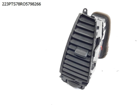 תריס איוורור אמצעי ימין בדשבורד ליונדאי I20 2009-2015