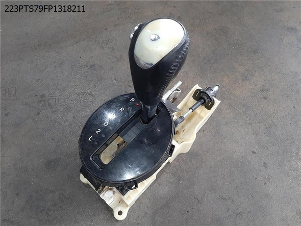 ידית הילוכים גיר אוטומט ליונדאי I20 2009-2015