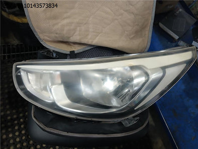 מעבר לדף פנס ראשי שמאל ליונדאי I25 2011-2018