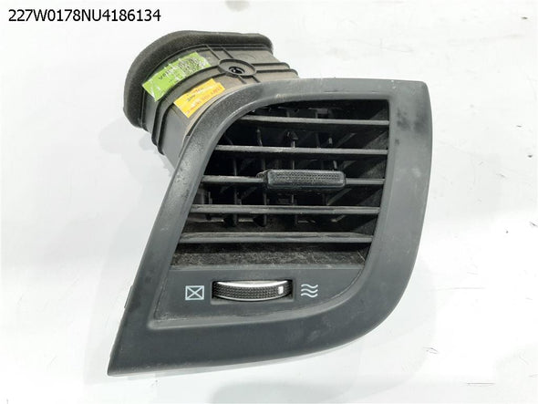 תריס איוורור ימין בדשבורד ליונדאי I25 2011-2018