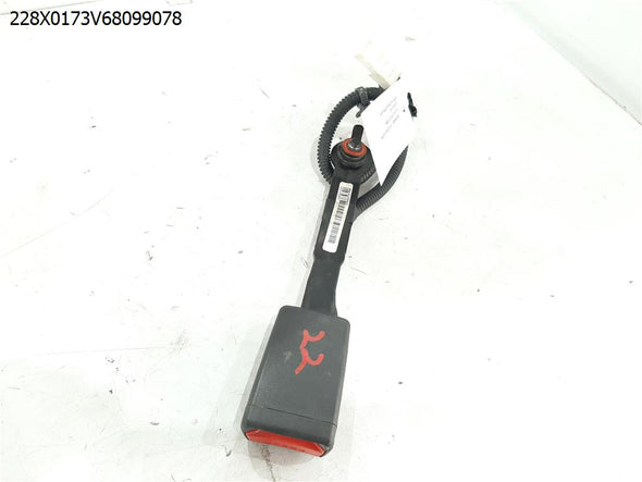 נקבה לחגורת בטיחות קדמית ימין ליונדאי I40 2012-2015