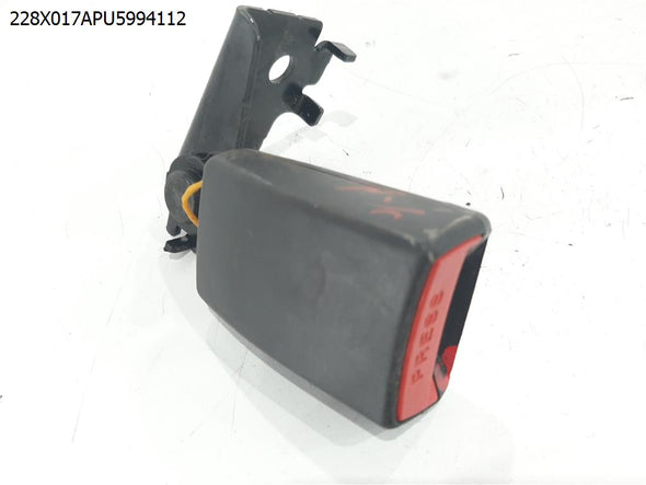 נקבה לחגורת בטיחות אחורית ימין ליונדאי I40 2012-2015