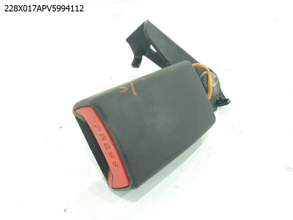 נקבה לחגורת בטיחות אחורית אמצעית ליונדאי I40 2012-2015