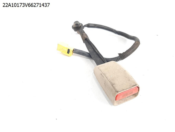 נקבה לחגורת בטיחות קדמית ימין ליונדאי סונטה 2015-2019