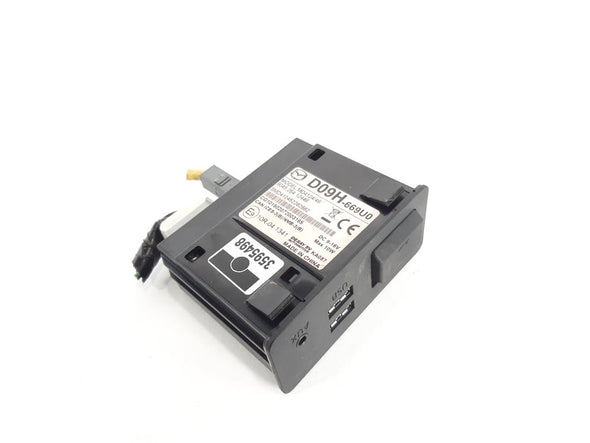 שקע USB למזדה 2 2015-2025