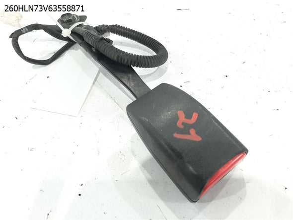 נקבה לחגורת בטיחות קדמית ימין למזדה 2 2008-2015