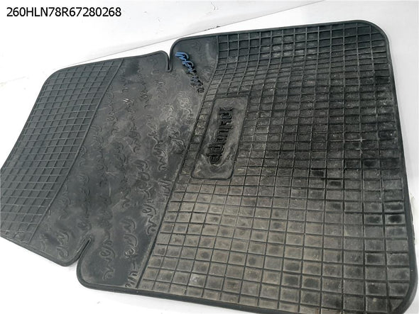 שטיח גומי/בד קדמי שמאל למזדה 2 2008-2015