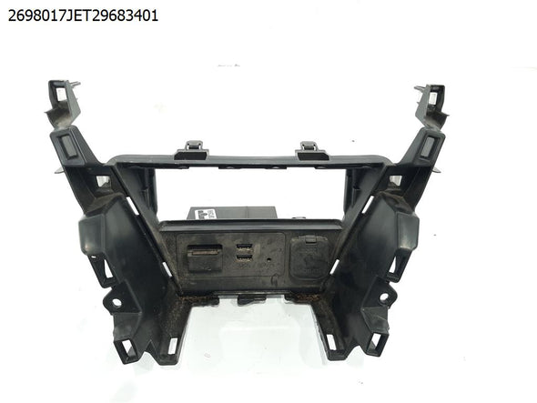 שקע USB למזדה CX3 2017-2025