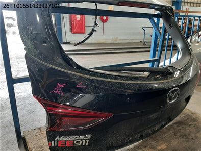 מעבר לדף דלת מטען למזדה 3 2013-2019