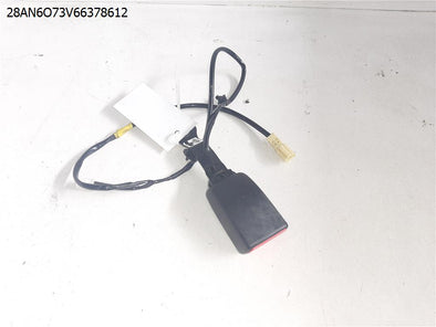 מעבר לדף נקבה לחגורת בטיחות קדמית ימין למיצובישי לנסר 2008-2024