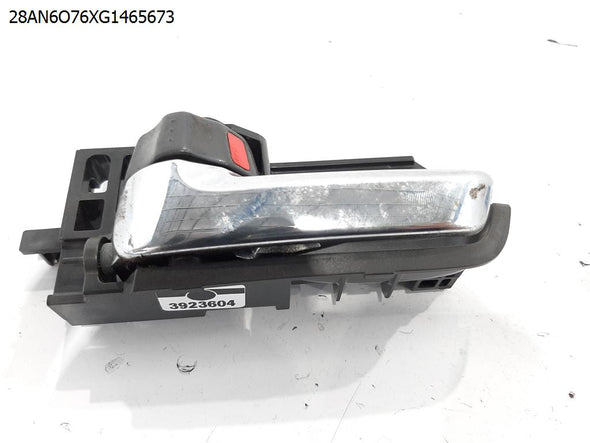 ידית פנימית לפתיחת דלת קדמית שמאל למיצובישי לנסר 2008-2024