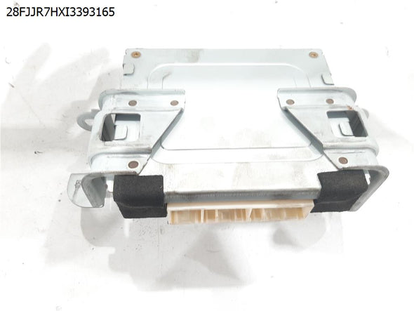 מחשב ESP 8633A014 למיצובישי פאגרו 2008-2024