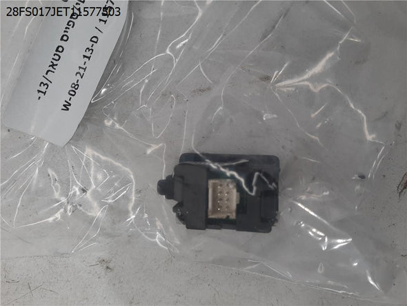 שקע USB למיצובישי ספייס סטאר 2013-2024