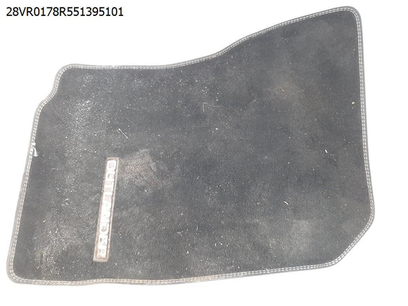 שטיח גומי/בד קדמי ימין למיצובישי אוטלנדר 2013-2021