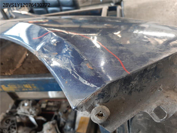 כנף קדמית ימין למיצובישי גרנדיס 2005-2011