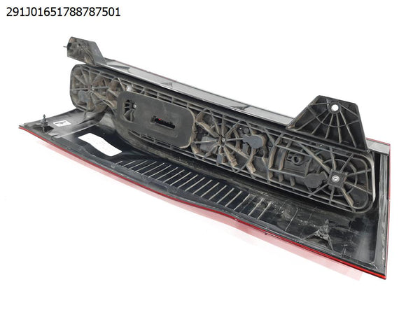 פנס אחורי שמאל למרצדס 907 ספרינטר 2019-2025