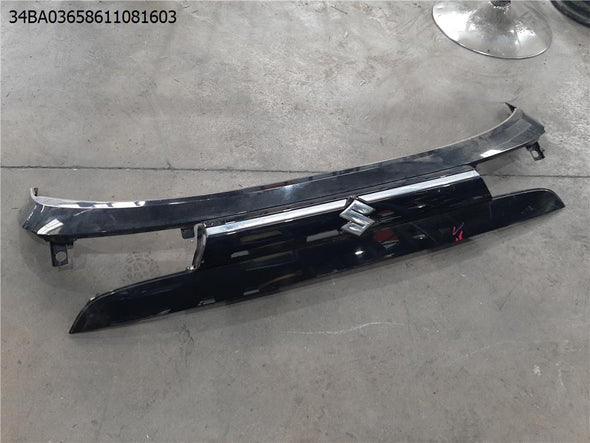 פס קישוט דלת מטען לסוזוקי SX4 קרוסאובר 2022-2025