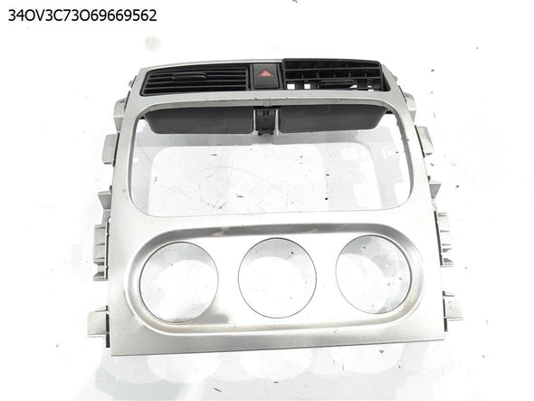 פנל רדיו לסוזוקי ליאנה 2004-2024