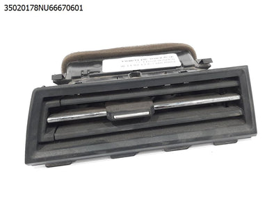 מעבר לדף תריס איוורור ימין בדשבורד לסיאט ארונה 2017-2024