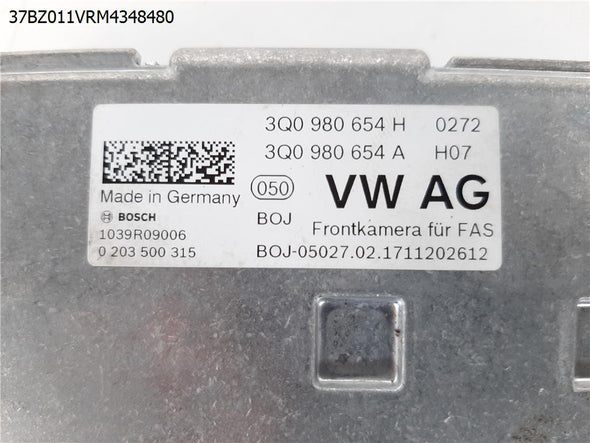 מצלמה מרכזית בחלון קדמי לסקודה אוקטביה 2013-2021