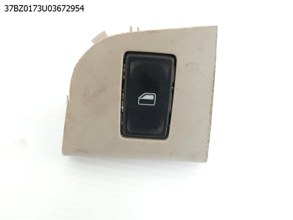 כפתור הרמת חלון דלת קדמית ימין לסקודה אוקטביה 2013-2021