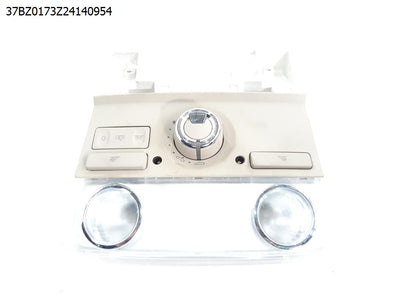 מעבר לדף תאורת פנים קדמית לסקודה אוקטביה 2013-2021