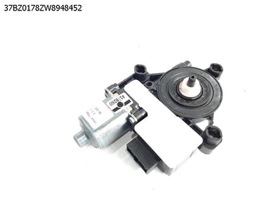 מעבר לדף מנוע מנגנון חלון חשמלי אחורי ימין לסקודה אוקטביה 2013-2021