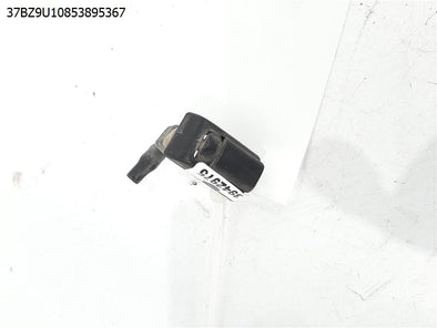 מעבר לדף מתיז מים קדמי ימין לשמשה קדמית לסקודה אוקטביה 2006-2013