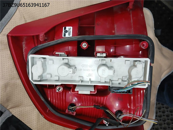 פנס אחורי ימין לסקודה אוקטביה 2006-2013