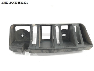 מעבר לדף תומך פגוש אחורי ימין מתחת לפנס לסקודה ראפיד (ספייסבק) 2013-2025